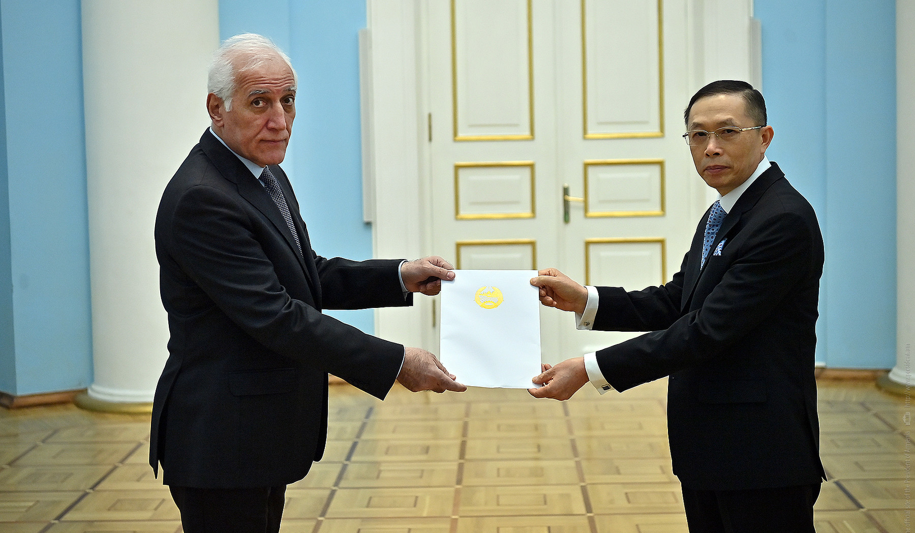 Վահագն Խաչատուրյանին իր հավատարմագրերն է հանձնել Հայաստանում Լաոսի նորանշանակ դեսպանը