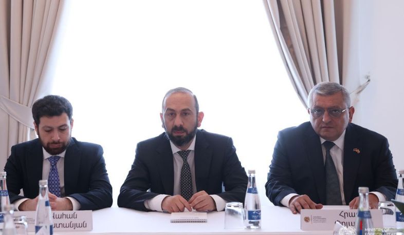 Արարատ Միրզոյանի գլխավորությամբ Մասկատում քննարկվել են Մերձավոր Արևելքի զարգացումներն ու ՀՀ առաջնահերթությունները