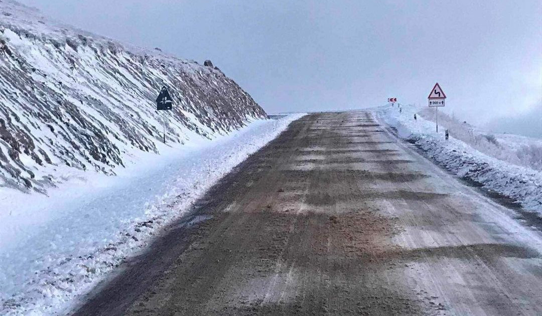 Մեղրիի լեռնանցքում թույլ ձյուն է տեղում