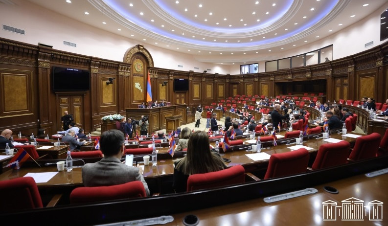 ԱԺ-ն ընդունեց ՀՀ-ից ԱՄԷ արտահանվող 270 ապրանքներից 217-ի համար մուտքի արտոնյալ ռեժիմ սահմանելու և մի շարք այլ նախագծեր