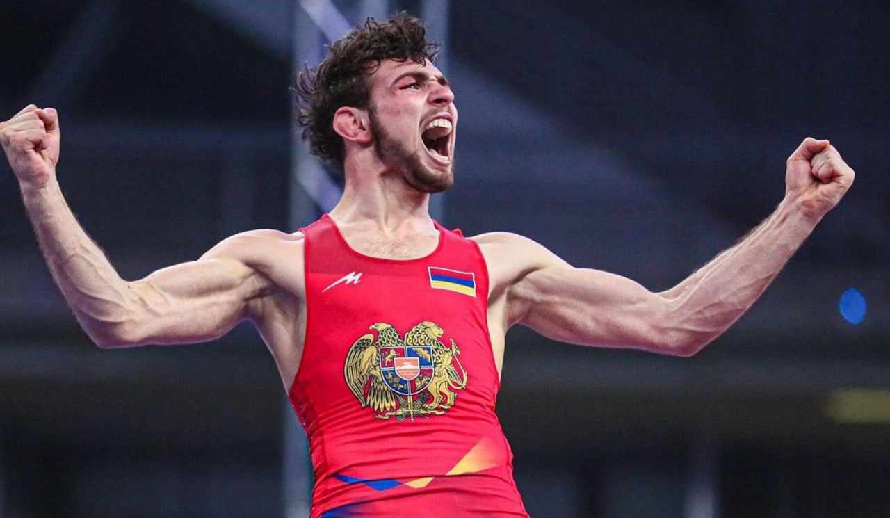 Ըմբիշ Արսեն Հարությունյանը կգոտեմարտի MMA-ի մարտիկ Բաղդադ Ժուբանիշի հետ