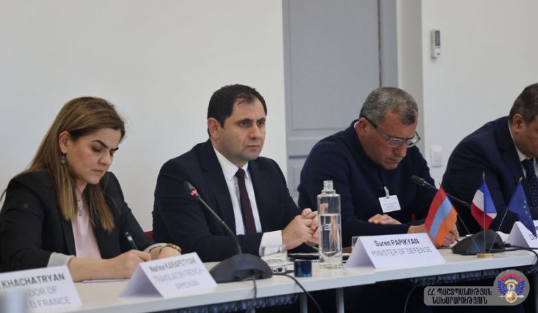 Քննարկել ենք ՀՀ ՊՆ և ֆրանսիական ռազմական արդյունաբերության ձեռնարկությունների միջև համագործակցությանն առնչվող հարցեր․ Պապիկյան