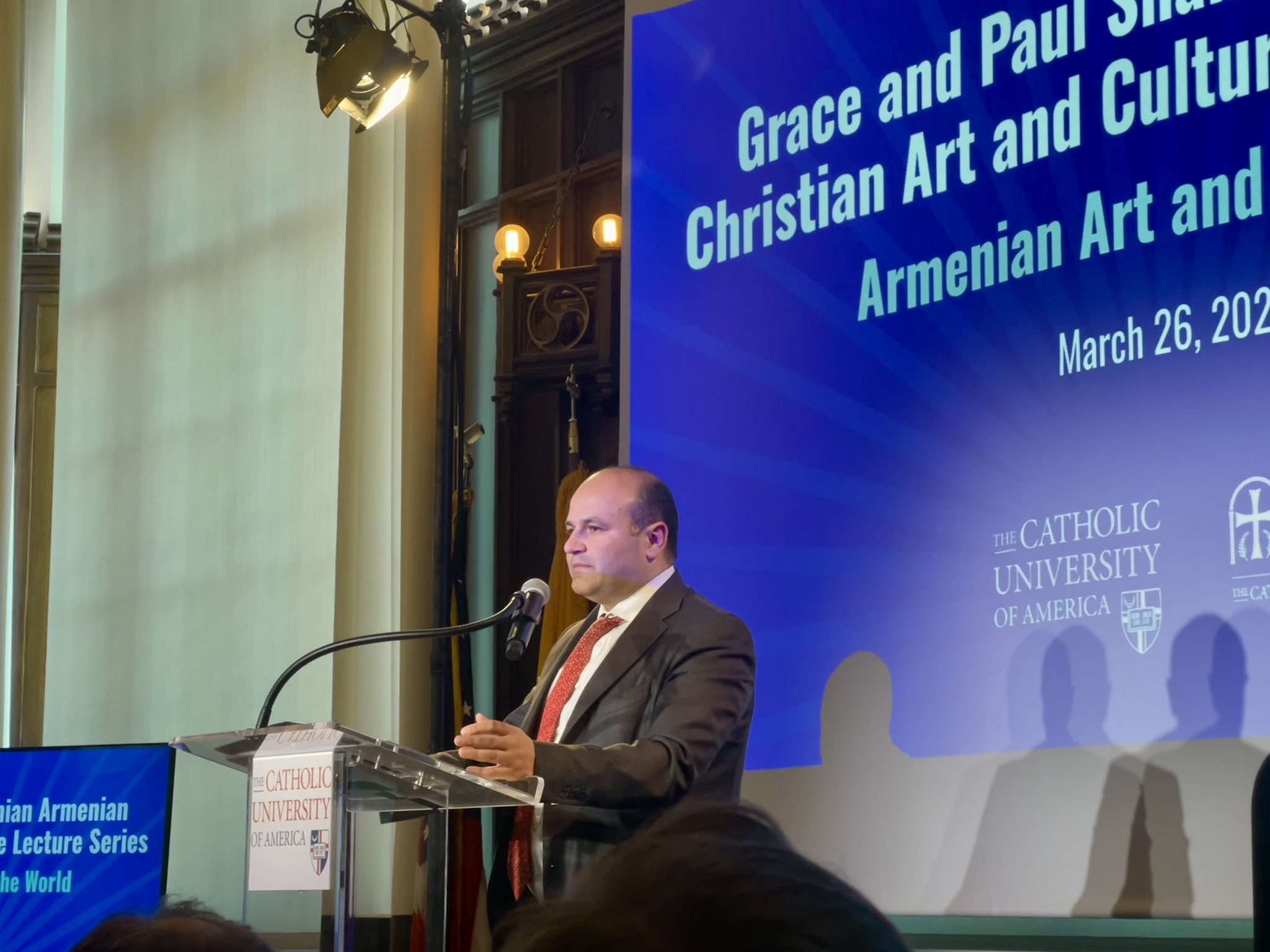 Դեսպան Մկրտչյանը Ամերիկայի կաթոլիկ համալսարանում մասնակցել է «Գրեյս և Փոլ Շահինյաններ. հայկական քրիստոնեական արվեստ և մշակույթ» դասախոսությանը
