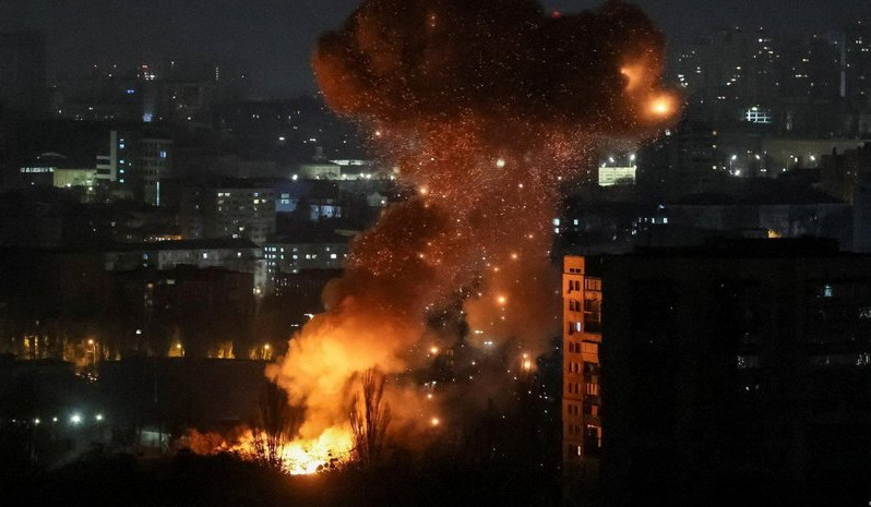 Удары РФ по Одессе: поврежден роддом, погибли два человека