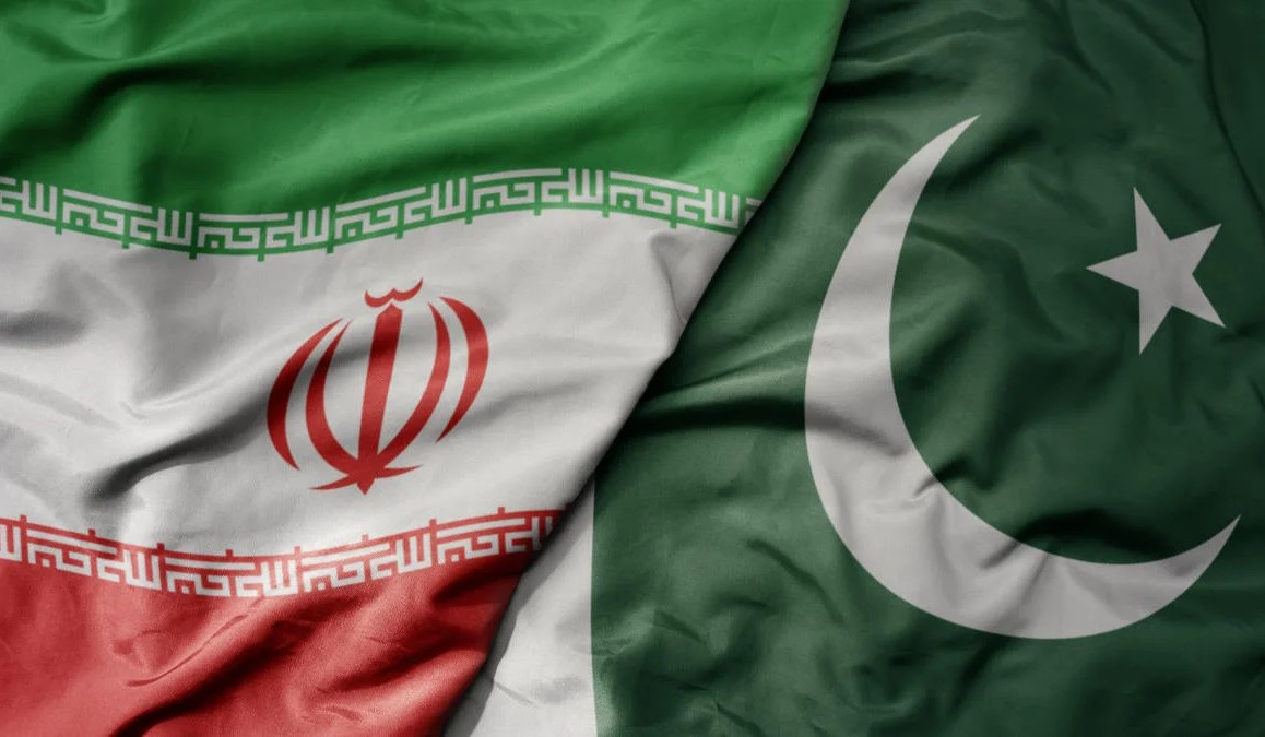 Шариф и Пезешкиан обсудили ситуацию на Ближнем Востоке