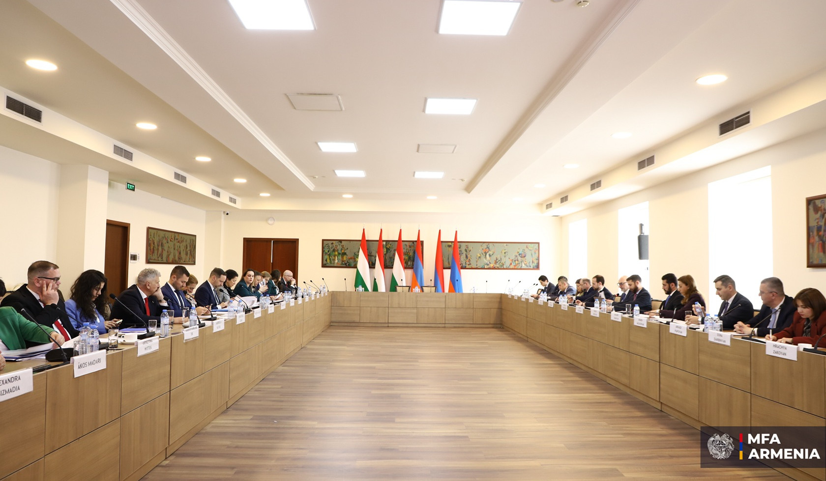 Երևանում տեղի է ունեցել ՀՀ-ի և Հունգարիայի միջև տնտեսական համագործակցության միջկառավարական հանձնաժողովի անդրանիկ նիստը, ստորագրվել է կանոնակարգը