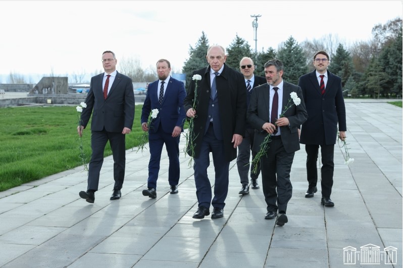 Lithuanian Seimas delegation visits Armenian Genocide Memorial Complex