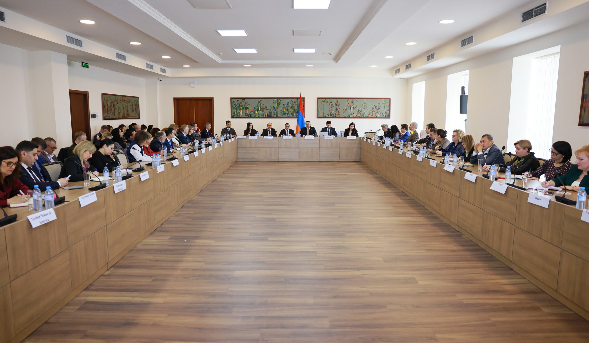 Համբարձում Մաթևոսյանը դիվանագետներին է ներկայացրել COP17-ի նախապատրաստական աշխատանքները