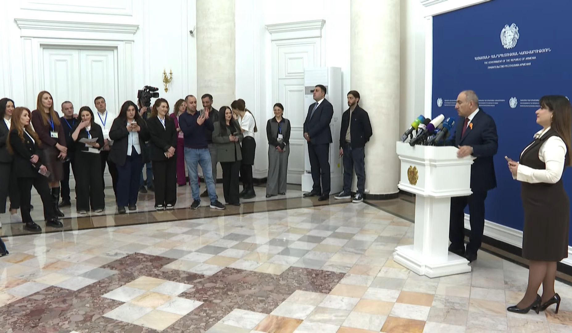 Երբ ՊՊԾ ծառայողը տեսնում է, որ իր պահպանյալին վտանգ է սպառնում, կարող է ուժ գործադրել. Փաշինյանը՝ եկեղեցում տեղի ունեցած միջադեպի մասին