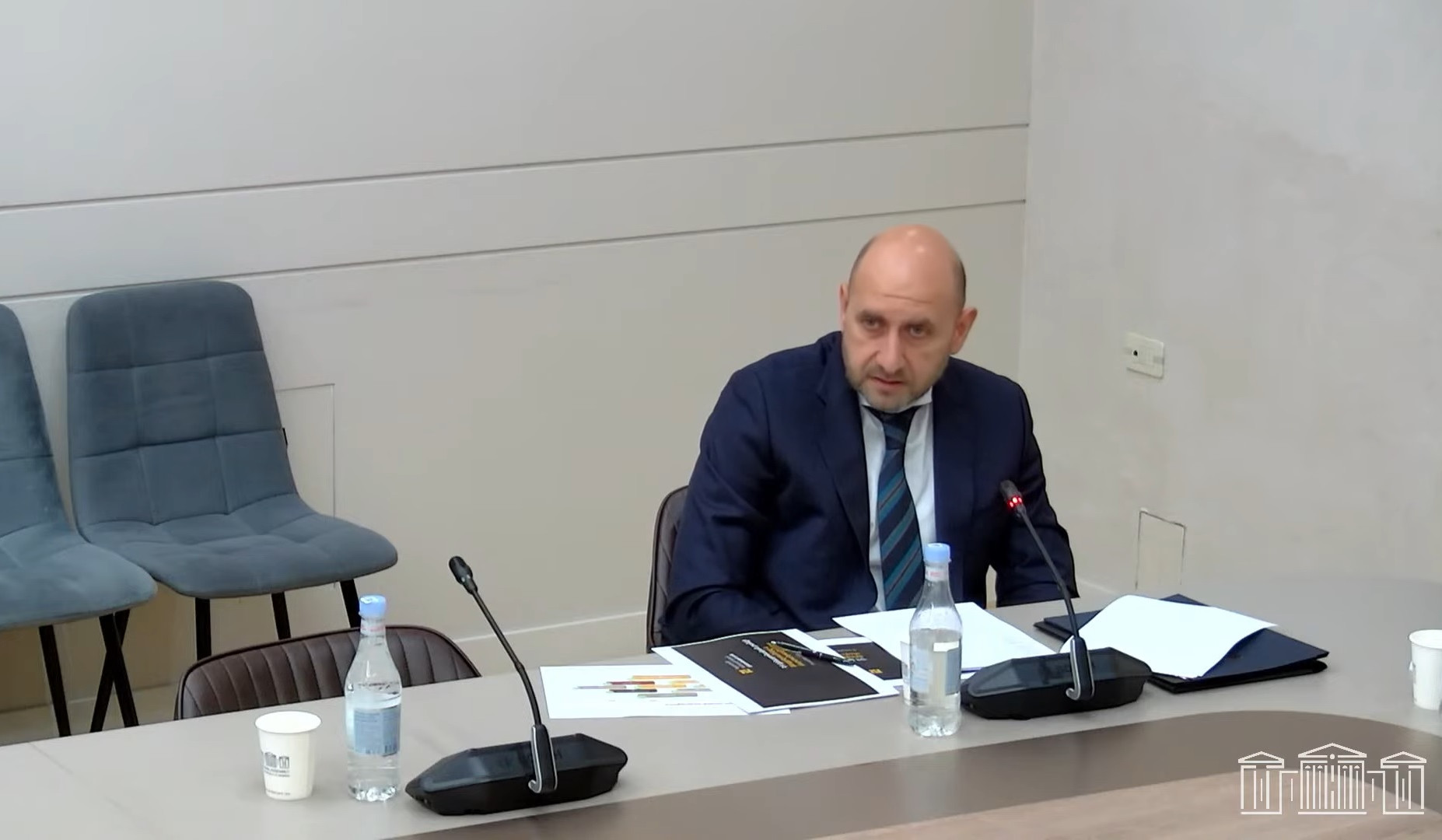 ԱԺ հանձնաժողովին նիստին քննարկվել է Մարտին Գալստյանին ԿԲ նախագահի թեկնածու առաջադրելու հարցը