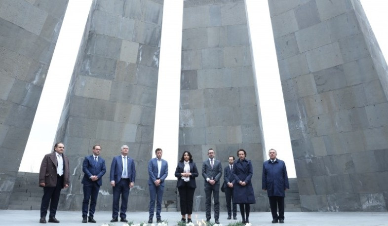 Ավստրիա-Հայաստան-Վրաստան բարեկամական խմբի անդամներն այցելել են Ծիծեռնակաբերդի հուշահամալիր