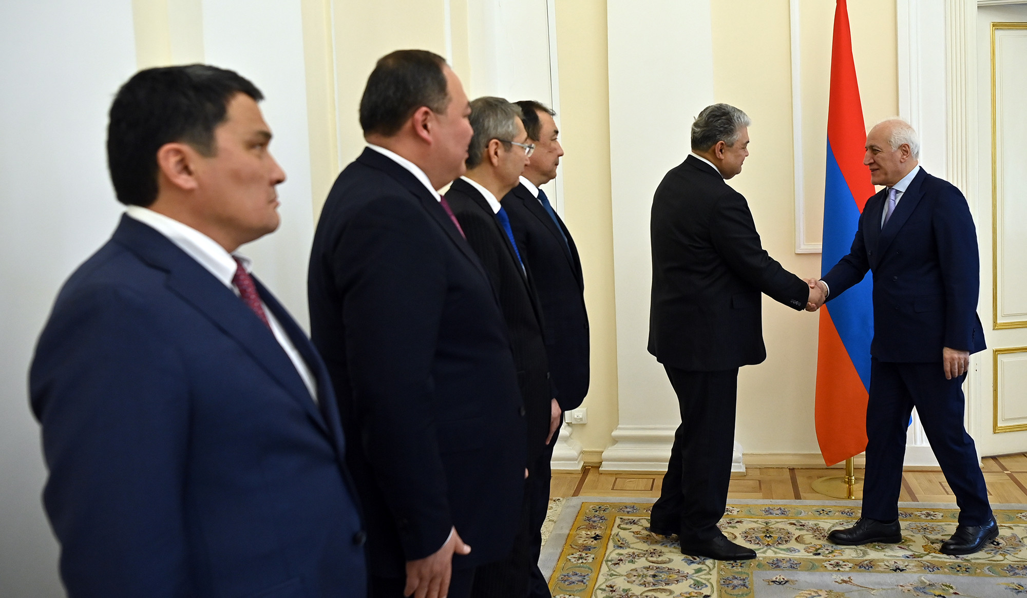 ՀՀ նախագահը և Ղազախստանի ԱԳ նախարարը քննարկել են ուղիղ ավիաչվերթների վերականգնման հեռանկարները