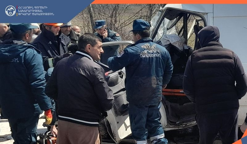 Երևան-Սևան ավտոճանապարհին բախվել են Ford և ZIL մակնիշների ավտոմեքենաները. կա տուժած