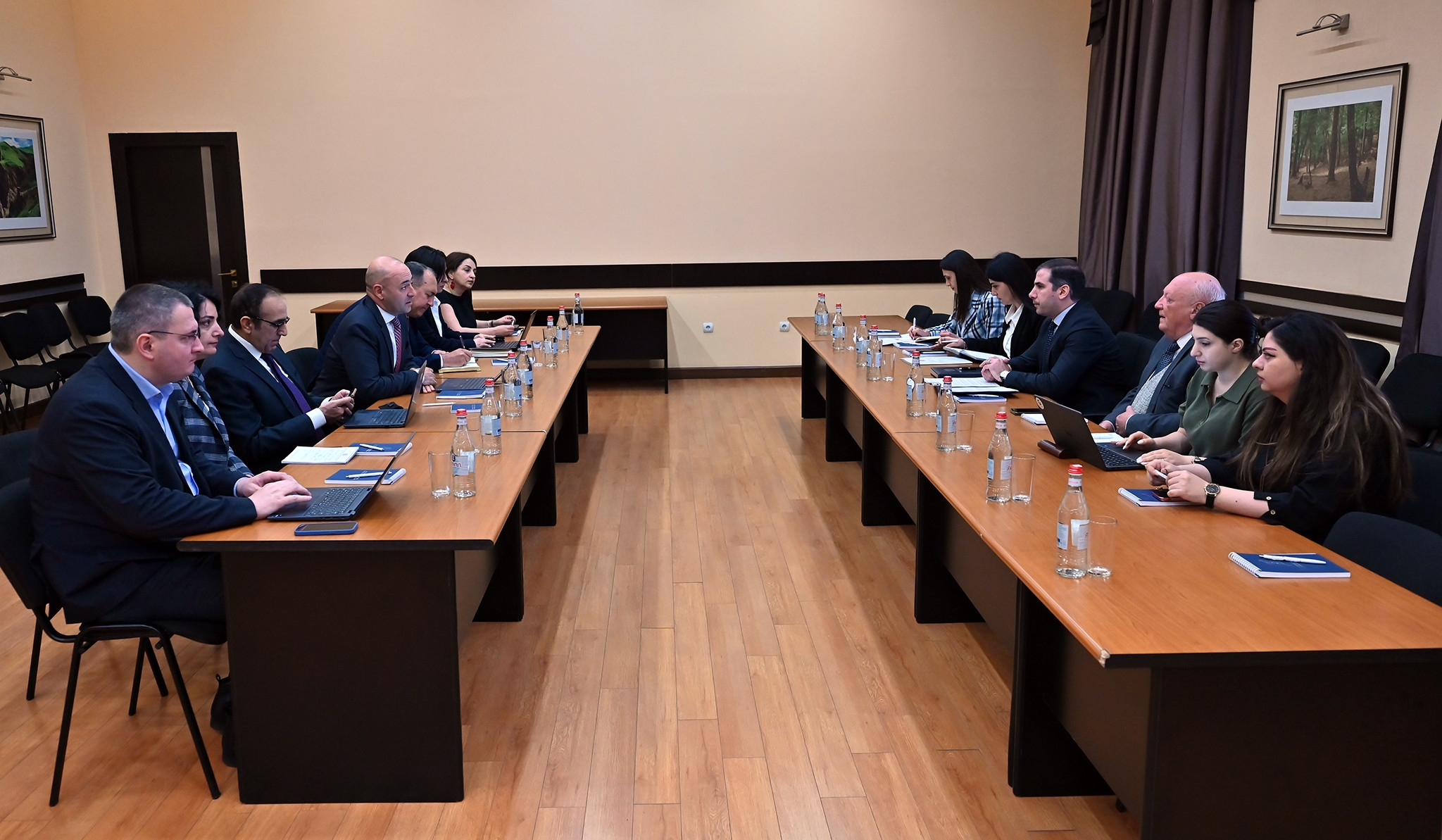 Էդուարդ Հակոբյանը և ՀԲ առաքելության ներկայացուցիչները քննարկել են պետական հատվածի արդիականացման չորրորդ ծրագրի ընթացքը