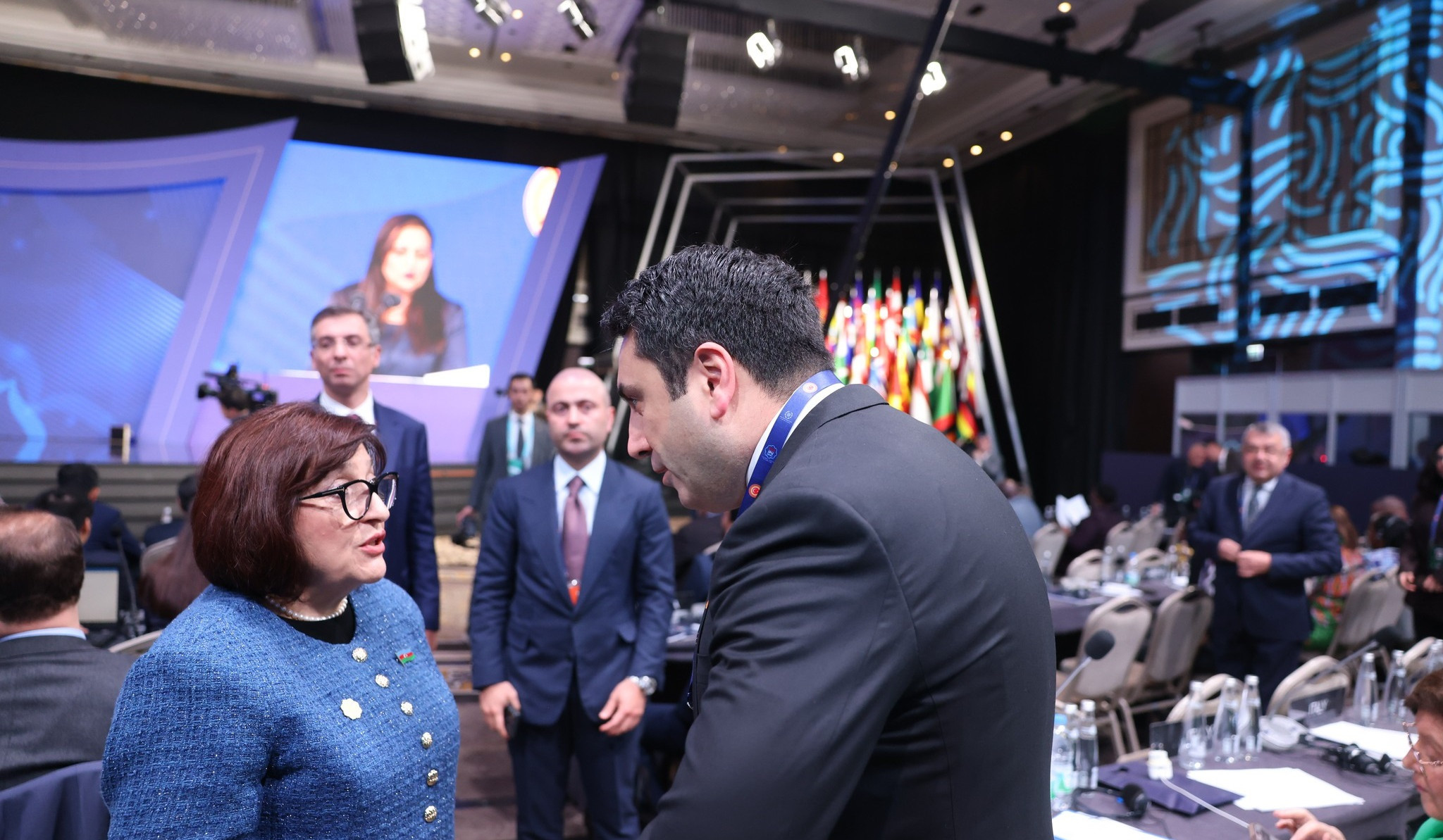 Началась встреча спикеров парламентов Армении и Азербайджана