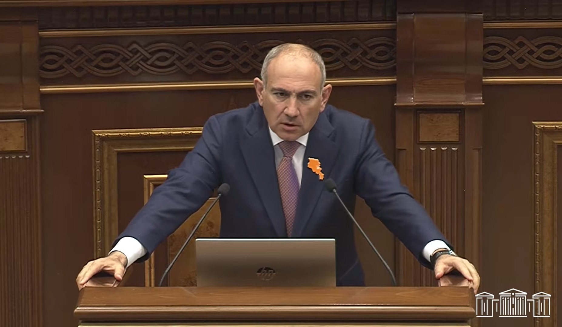 Փաշինյանը ներկայացնում է 1998-2017 թվականներին Հայաստան-Ադրբեջան սահմանին գրանցված զոհերի թիվը՝ ըստ տարիների