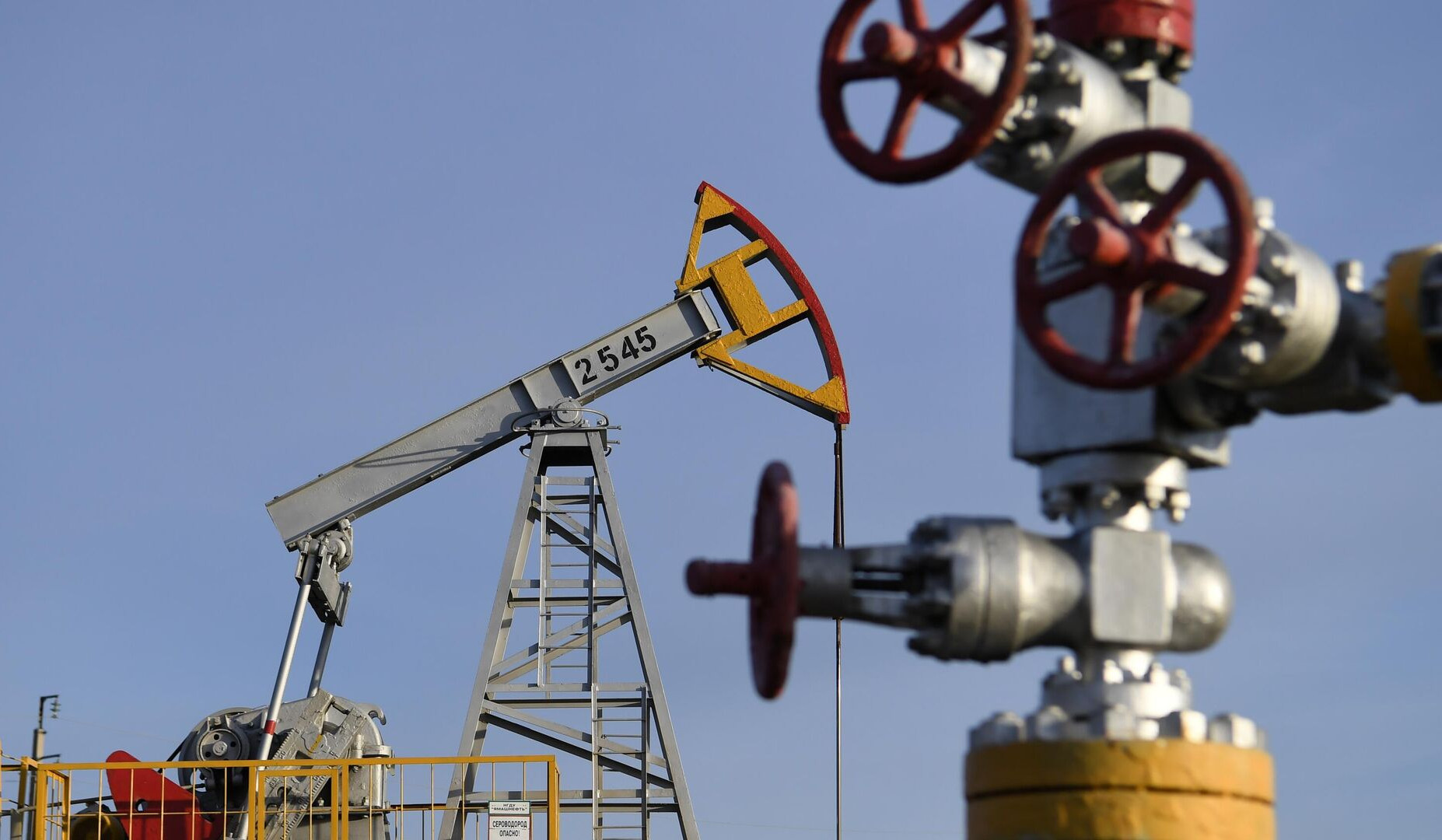 США снова временно ослабили санкции в отношении российской нефти