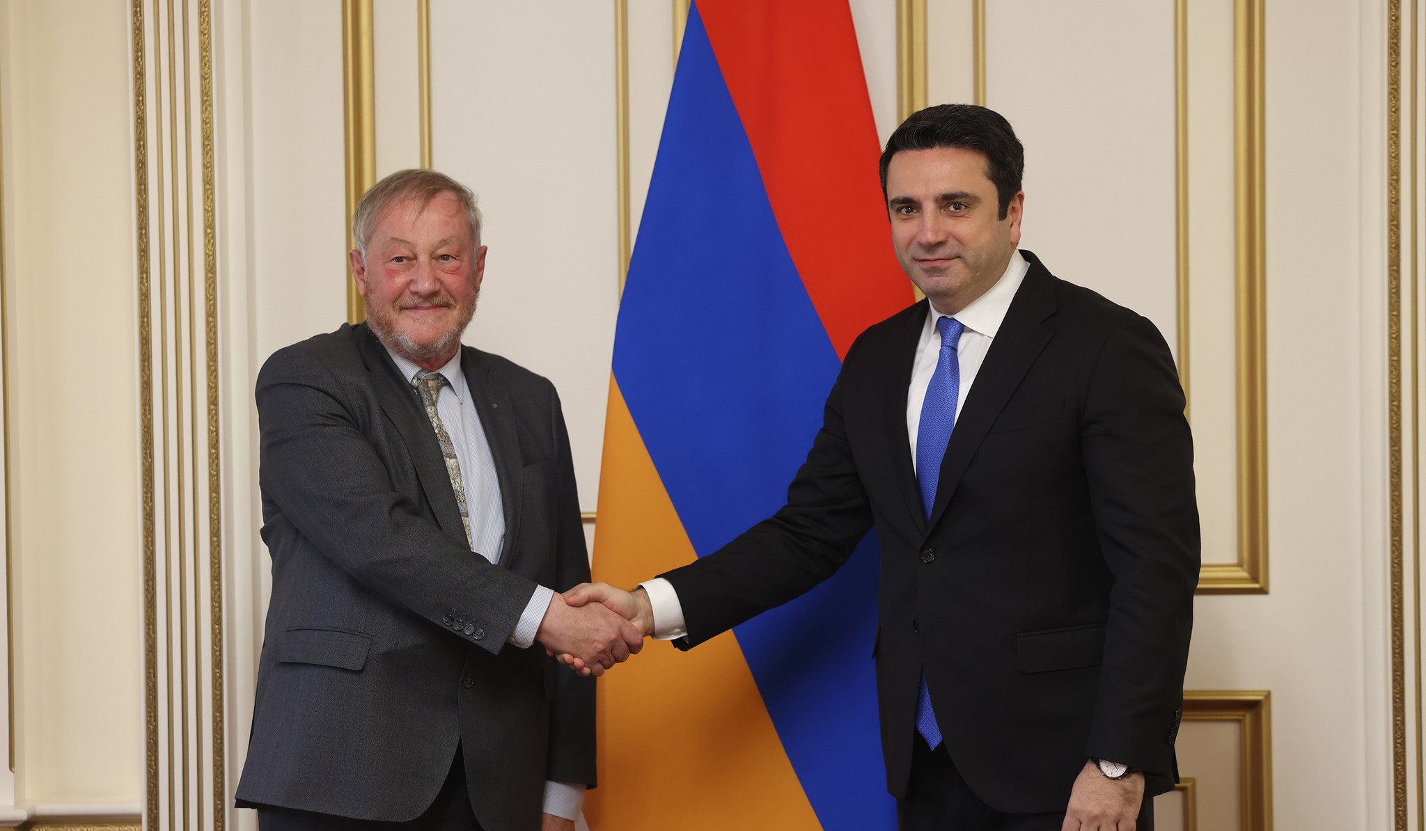 Ален Симонян привлёк внимание делегации Сената Франции к проблеме удерживаемых в Азербайджане пленных