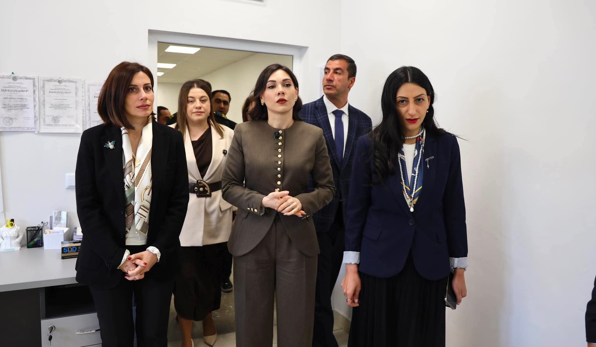 Անահիտ Ավանեսյանը, Սրբուհի Գալյանը և Անահիտ Մանասյանը շրջել են «Արմավիր» ՔԿՀ-ի բժշկական ստորաբաժնման հատվածում