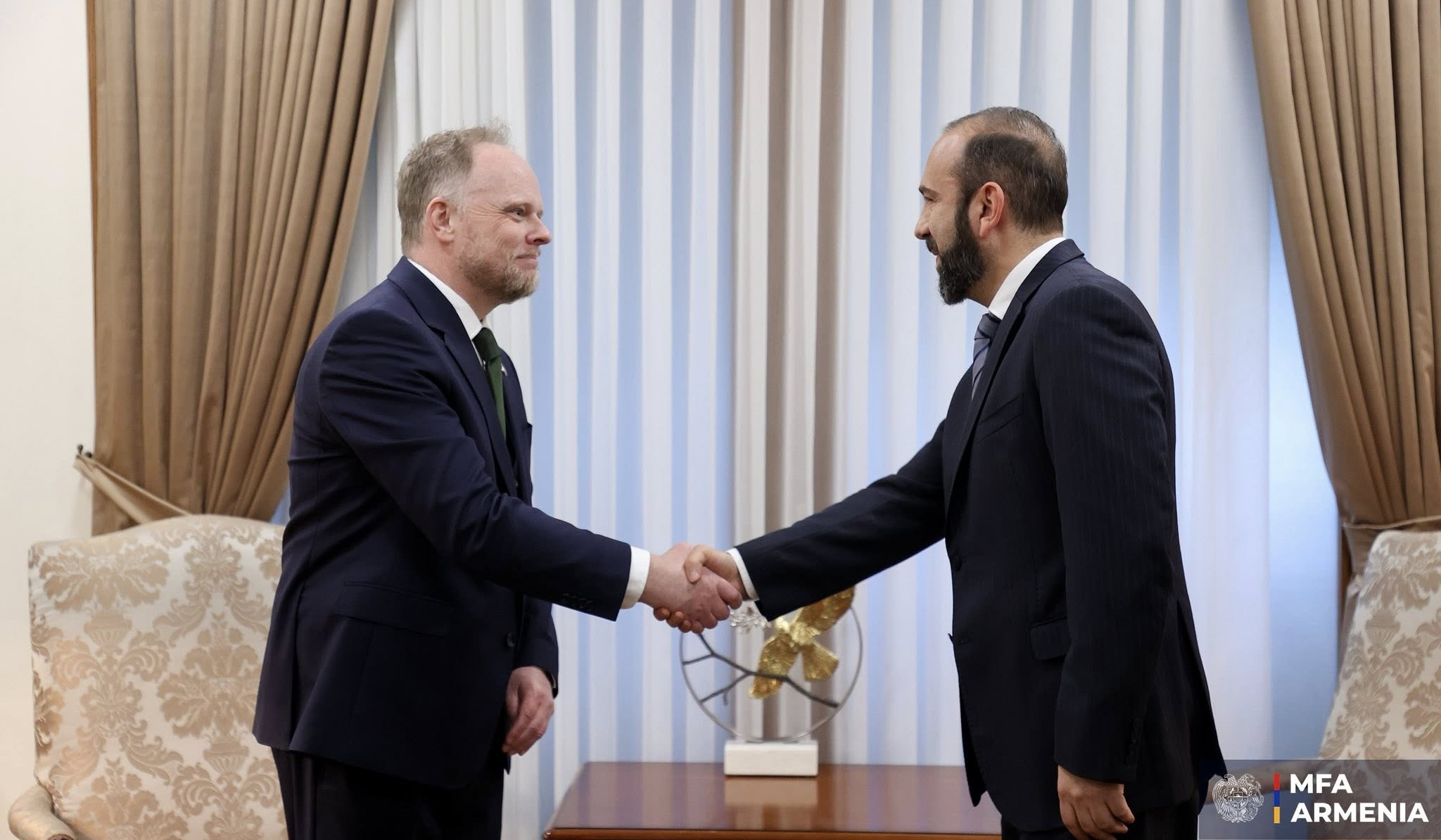 Արարատ Միրզոյանը և Քևին Հեմիլթոնը քննարկել են ՀՀ-ՆԱՏՕ փոխգործընկերության ընդլայնմանն ուղղված նախագծերը