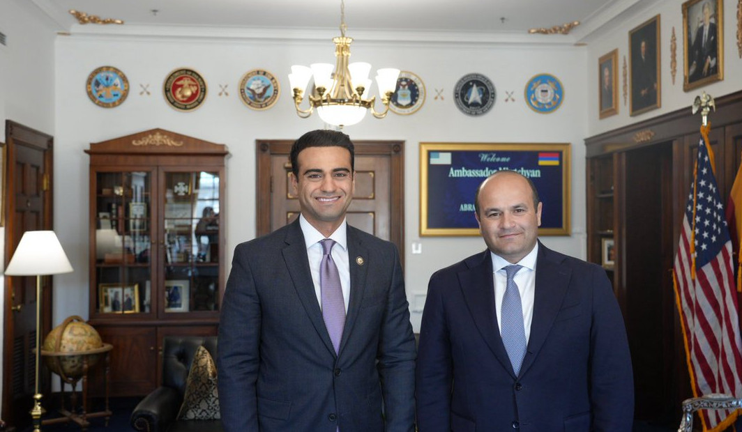 Քննարկվել է հայ-ամերիկյան հարաբերությունների օրակարգը․ դեսպան Նարեկ Մկրտչյանը հյուրընկալվել է Կոնգրեսի անդամ Աբե Համադեհին