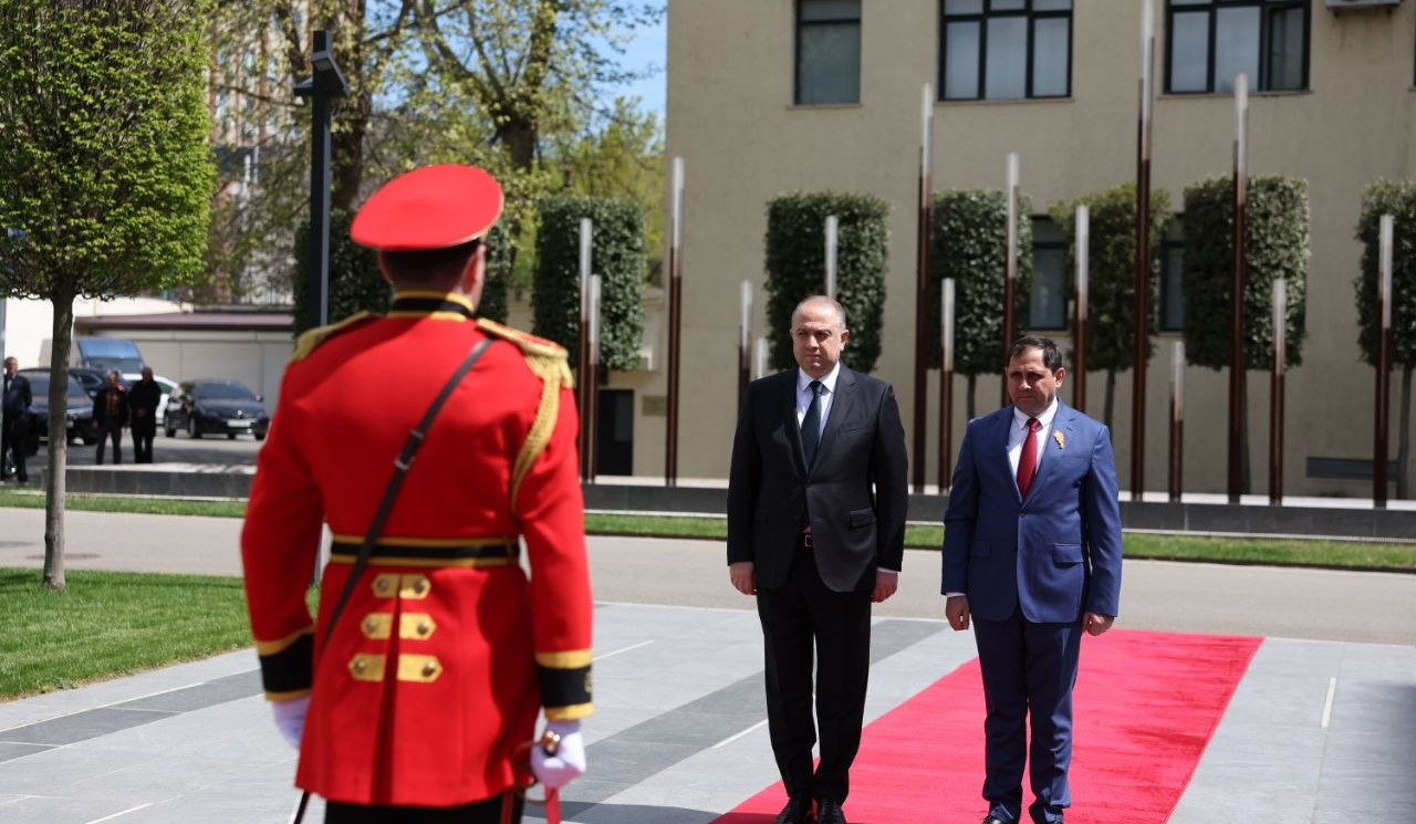 Վրաստանի ՊՆ-ում տեղի է ունեցել դիմավորման հանդիսավոր արարողություն. Պապիկյանը տեսանյութ է հրապարակել