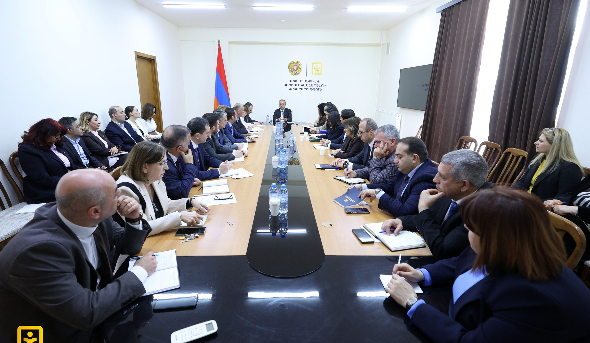 Քննարկվել են ԱՍՀ  նախարարության առաջնահերթություններին առնչվող հարցեր