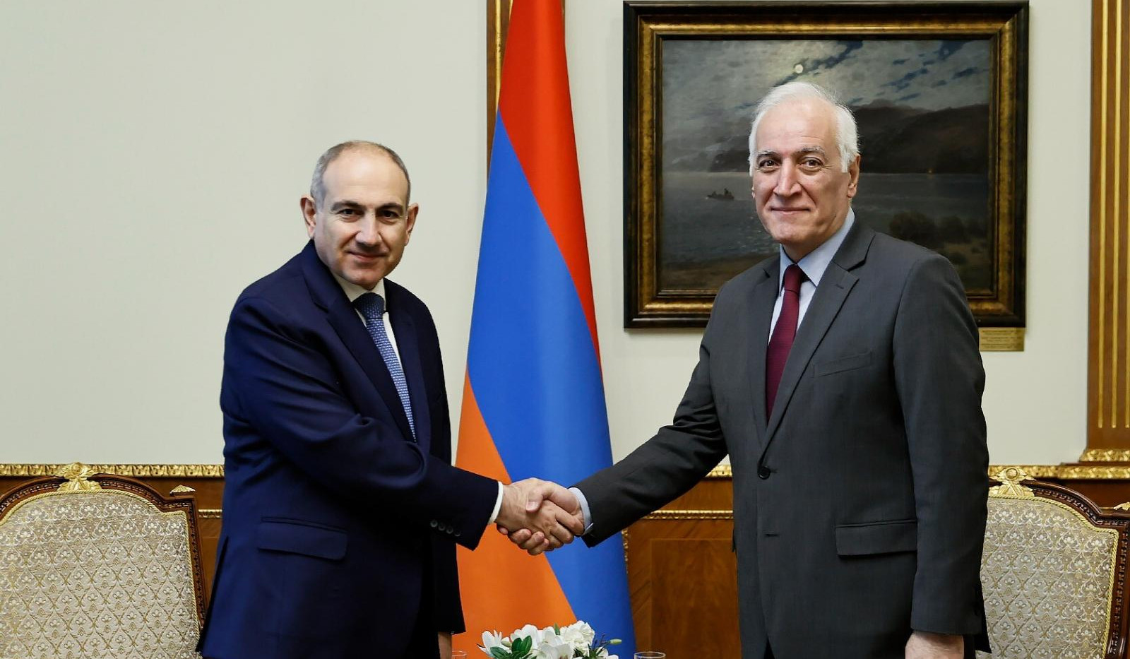 Ձեզ ճանաչել եմ որպես սկզբունքային, պատասխանատու, պրոֆեսիոնալ գործիչ․ վարչապետը շնորհավորել է Վահագն Խաչատուրյանին ծննդյան օրվա  առթիվ