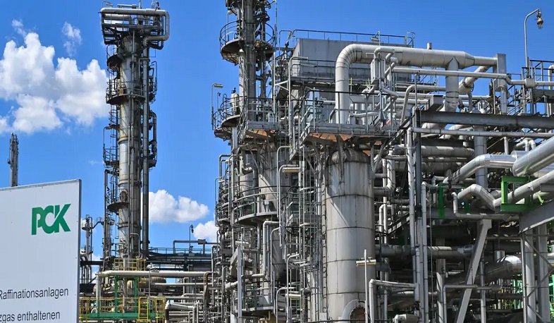 Россия с мая прекращает транзит казахстанской нефти в ФРГ