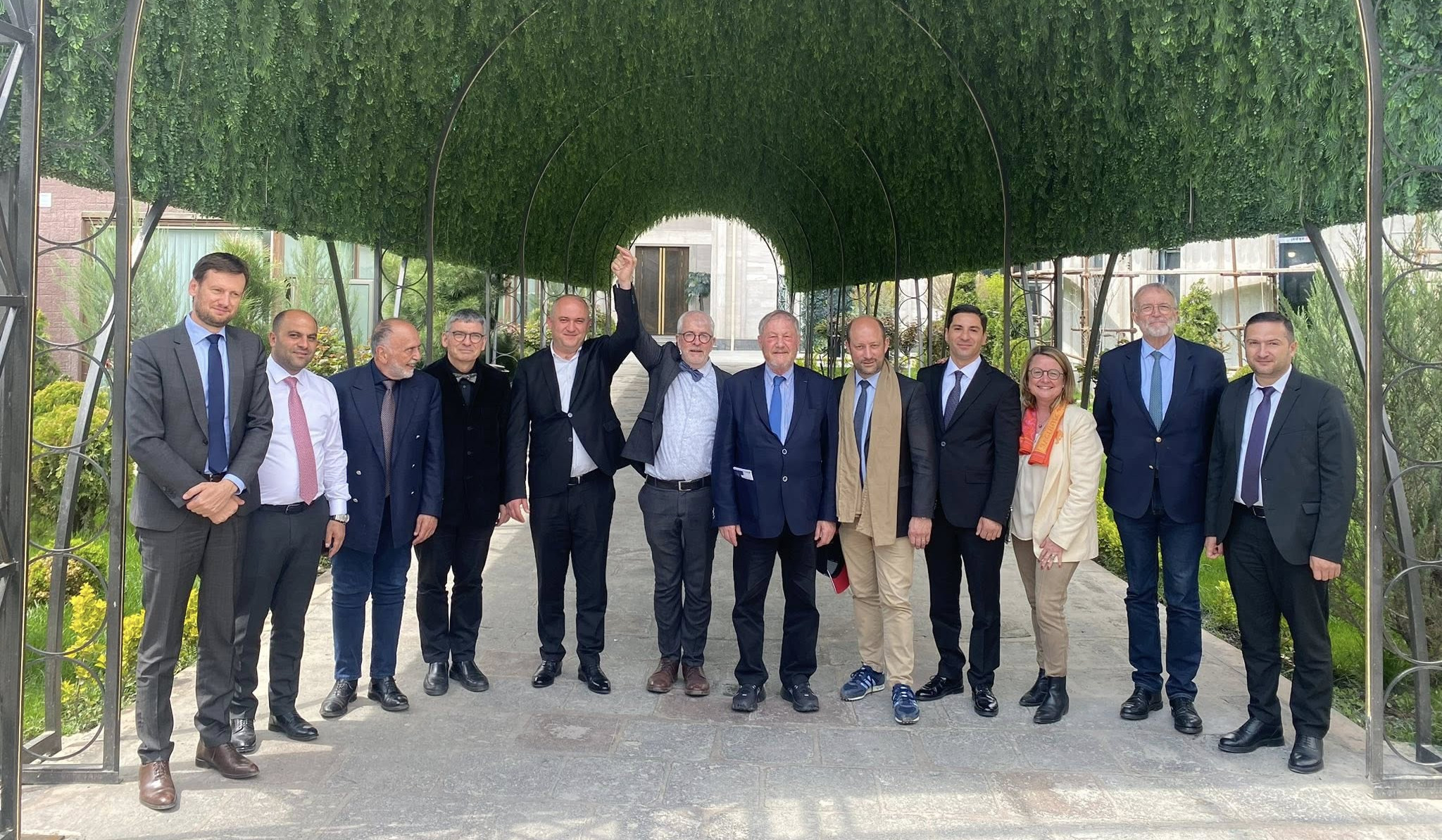 Արարատի մարզպետը և Ժիլբեր-Լյուկ Դըվինազն անդրադարձել են մարզի և ֆրանսիական համայնքների միջև համագործակցության ընդլայնմանը