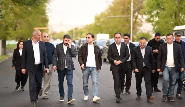 Իսակովի պողոտայում հեռացվել է ասֆալտբետոնե ծածկի վերին շերտը, տեղադրվում է նոր ծածկ