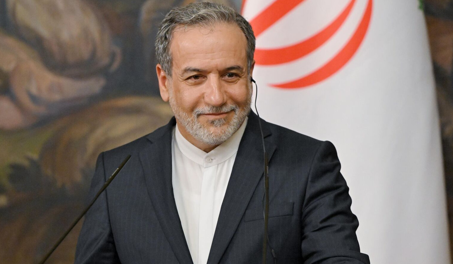 Министр иностранных дел Ирана прибыл в Санкт-Петербург для переговоров с Путиным