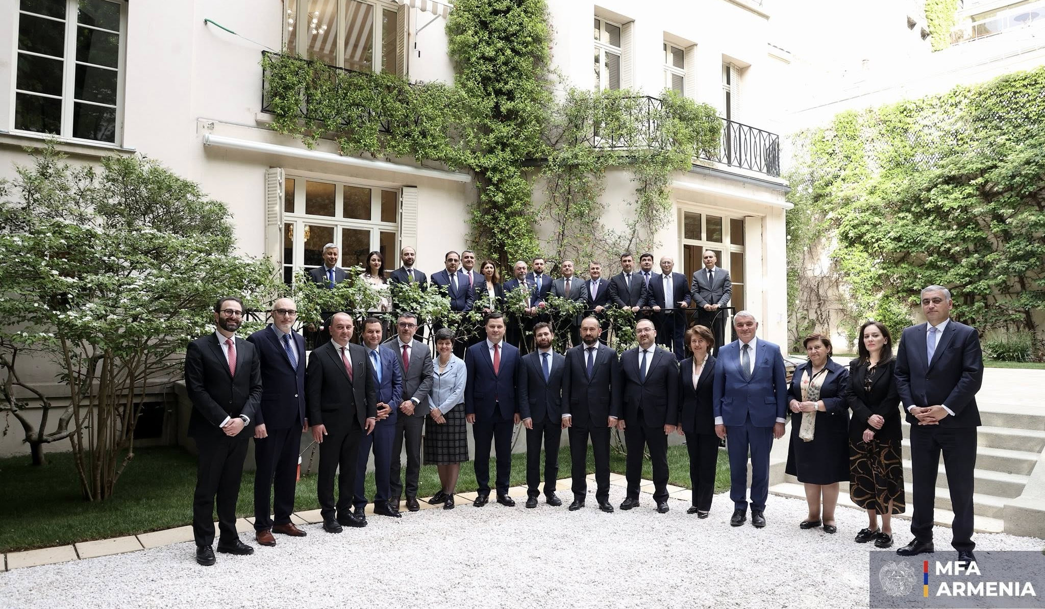 Մեկ շաբաթից կտեսնենք Ֆրանսիայի հետ երկար բանակցված փաստաթղթի ստորագրումը. Միրզոյանը Փարիզում մասնակցել է ՀՀ դիվանագետների հավաքին