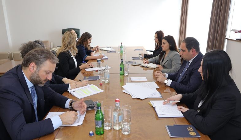 Դավիթ Խուդաթյանը ընդունել է Վերակառուցման և զարգացման եվրոպական բանկի պատվիրակությանը