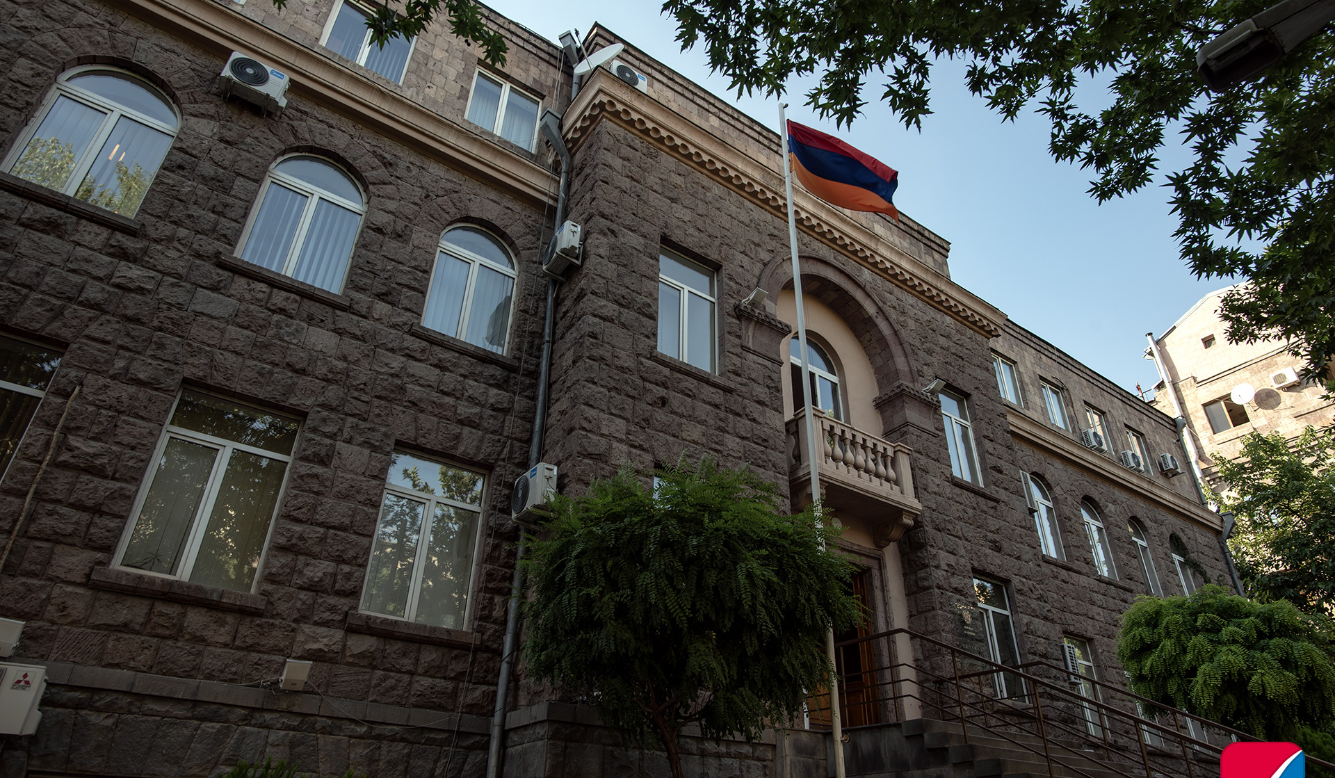 ԿԸՀ-ն և ԿԿՀ-ն՝ ընտրություններին մասնակցող կուսակցություններին կատարվող նվիրատվությունների և նախընտրական հիմնադրամների միջոցների տնօրինման վերաբերյալ