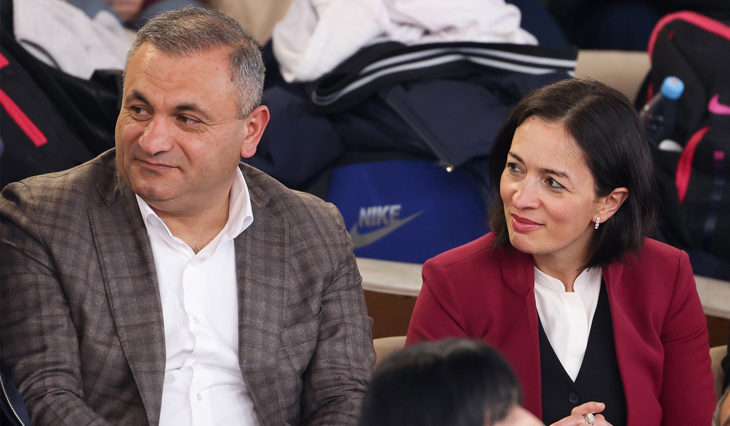 Ժաննա Անդրեասյանը Չարենցավանում հետևել է «ՀՀ վարչապետի գավաթ» սեղանի թենիսի սիրողական մրցաշարի եզրափակիչ փուլին