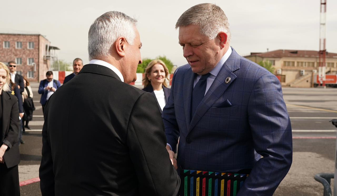 Премьер-министр Словакии Роберт Фицо прибыл в Армению