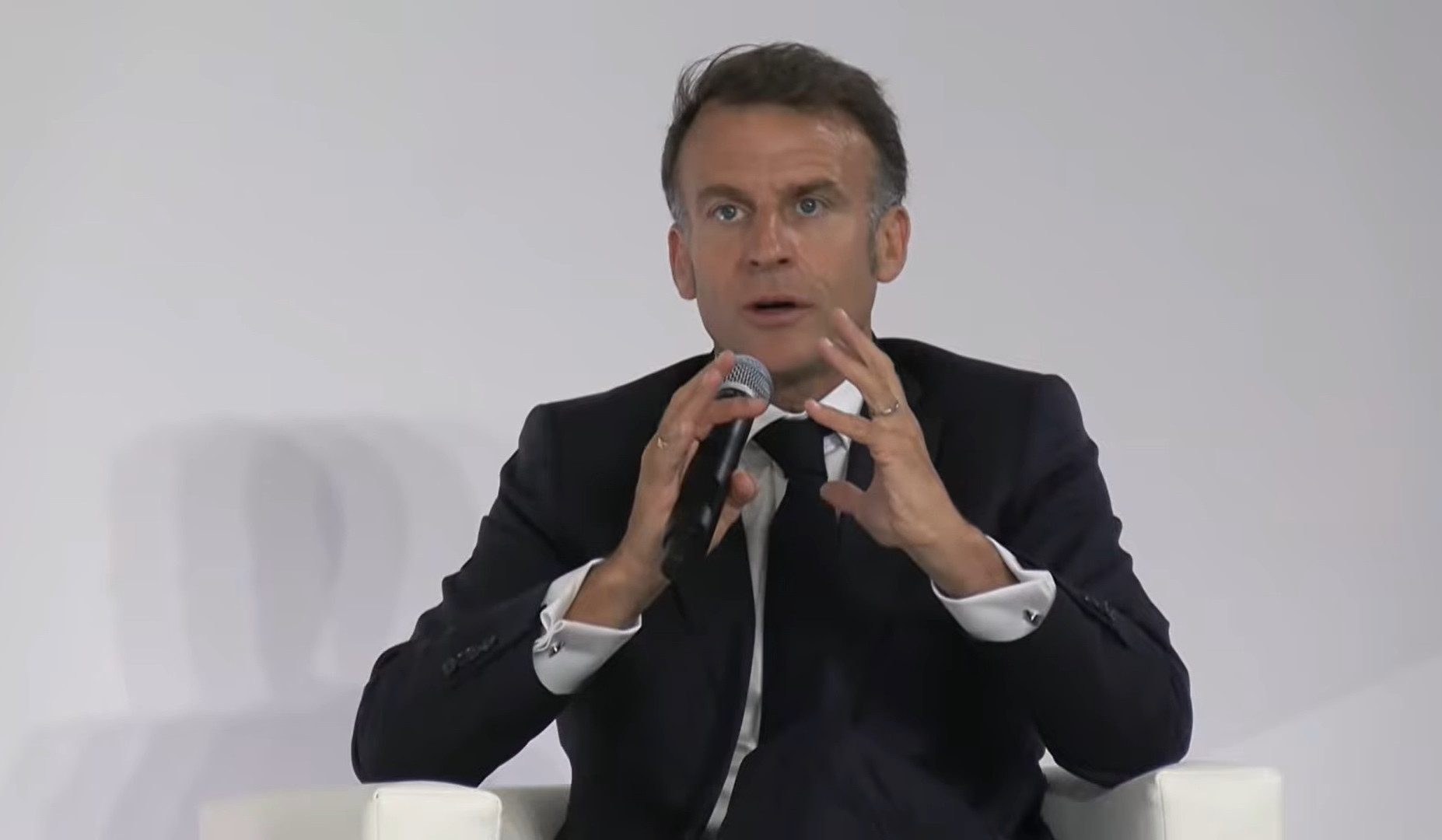 Точка зрения премьер-министра Никол Пашинян по вопросам, связанным с Арменией, очень впечатляет: Эмманюэль Макрон- о результатах Бархатная революция в Армении