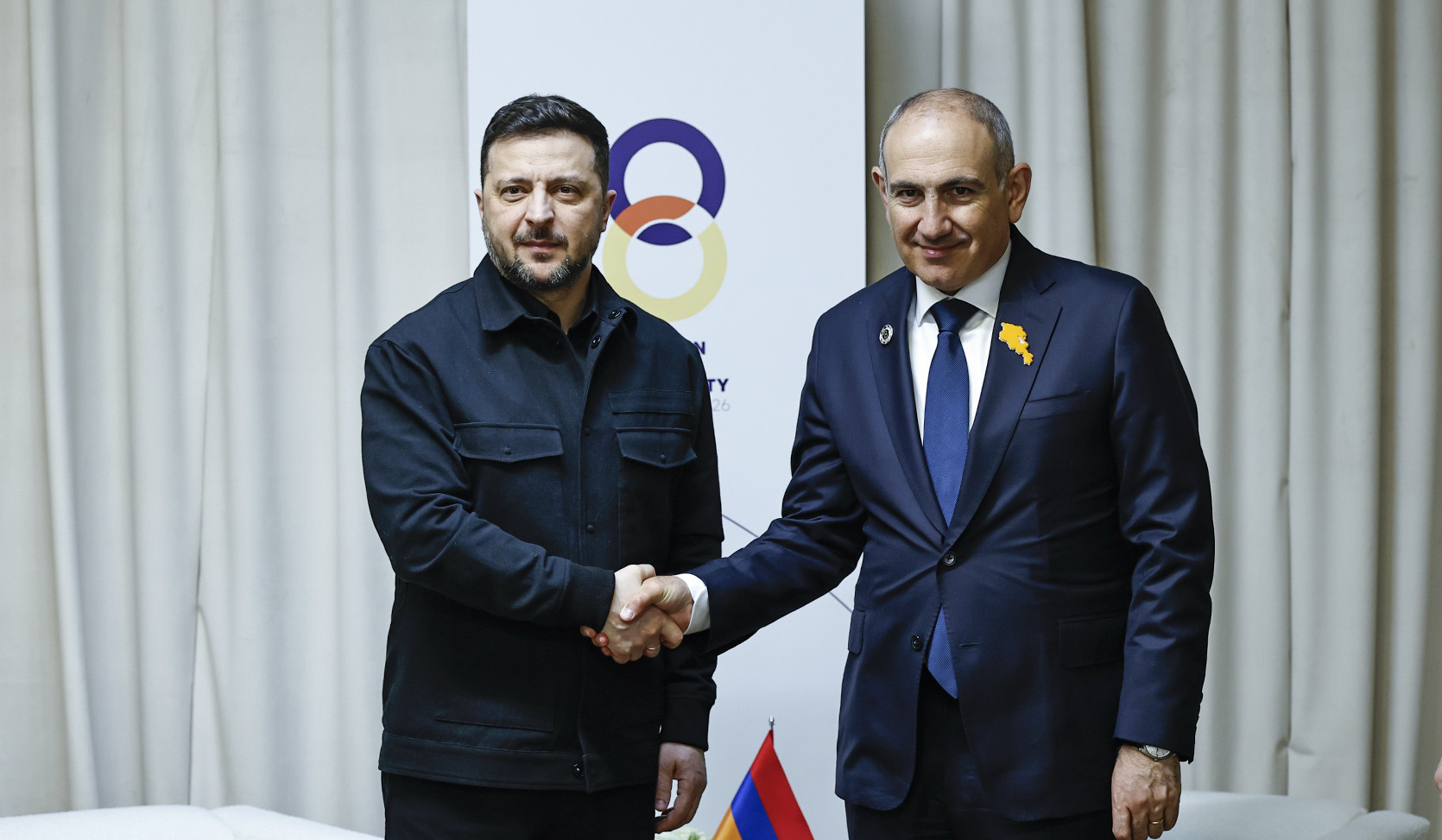 Состоялась встреча Никол Пашинянa и Владимирa Зеленского