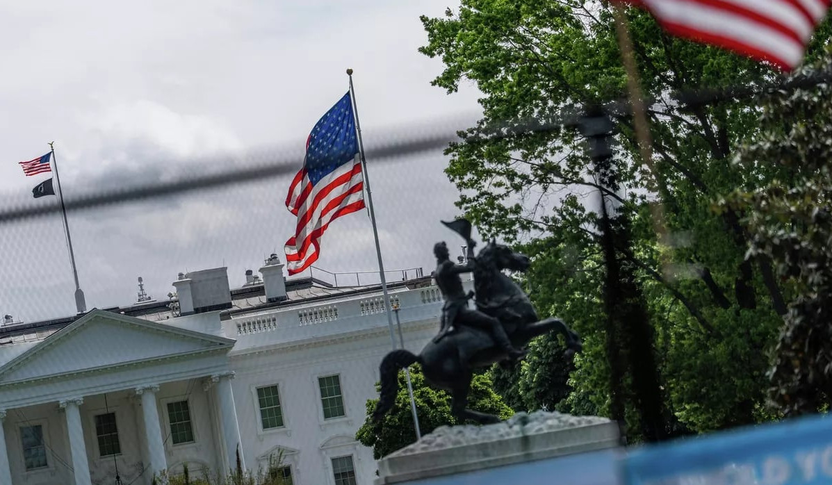 Secret Service says its officers shot armed suspect near the White House
