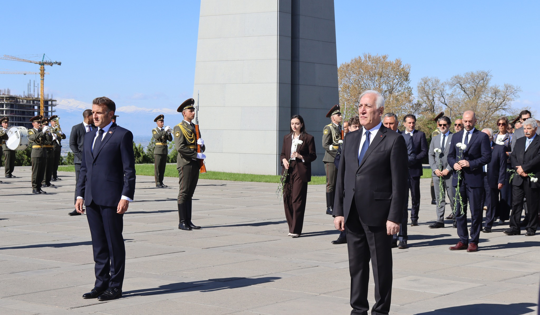 French President pays tribute at Armenian Genocide memorial in Yerevan