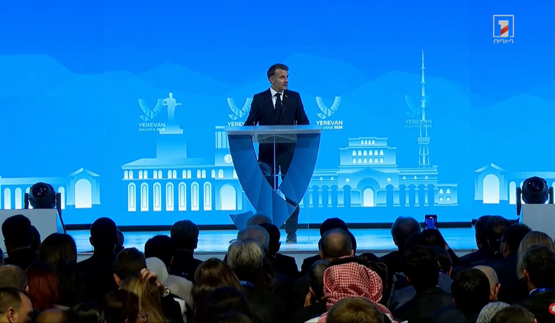 Ցանկանում եմ, որ հարևանները դրսևորեն նույն խիզախությունը, ինչպես դուք, և ձեզ ուղեկցեն խաղաղության ճանապարհին. Մակրոնը՝ Փաշինյանին
