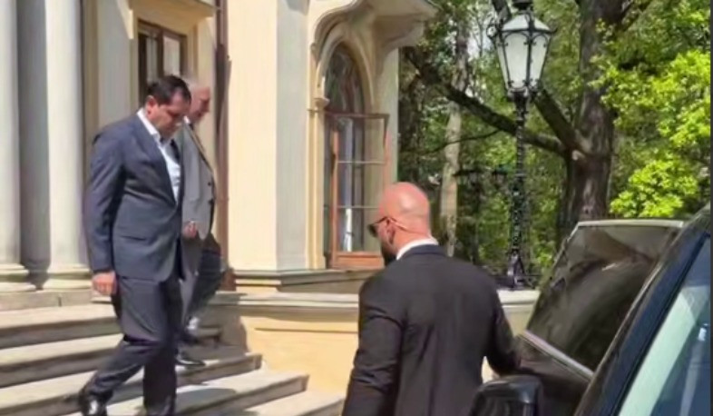Сурен Папикян прибыл в Польшу с официальным визитом