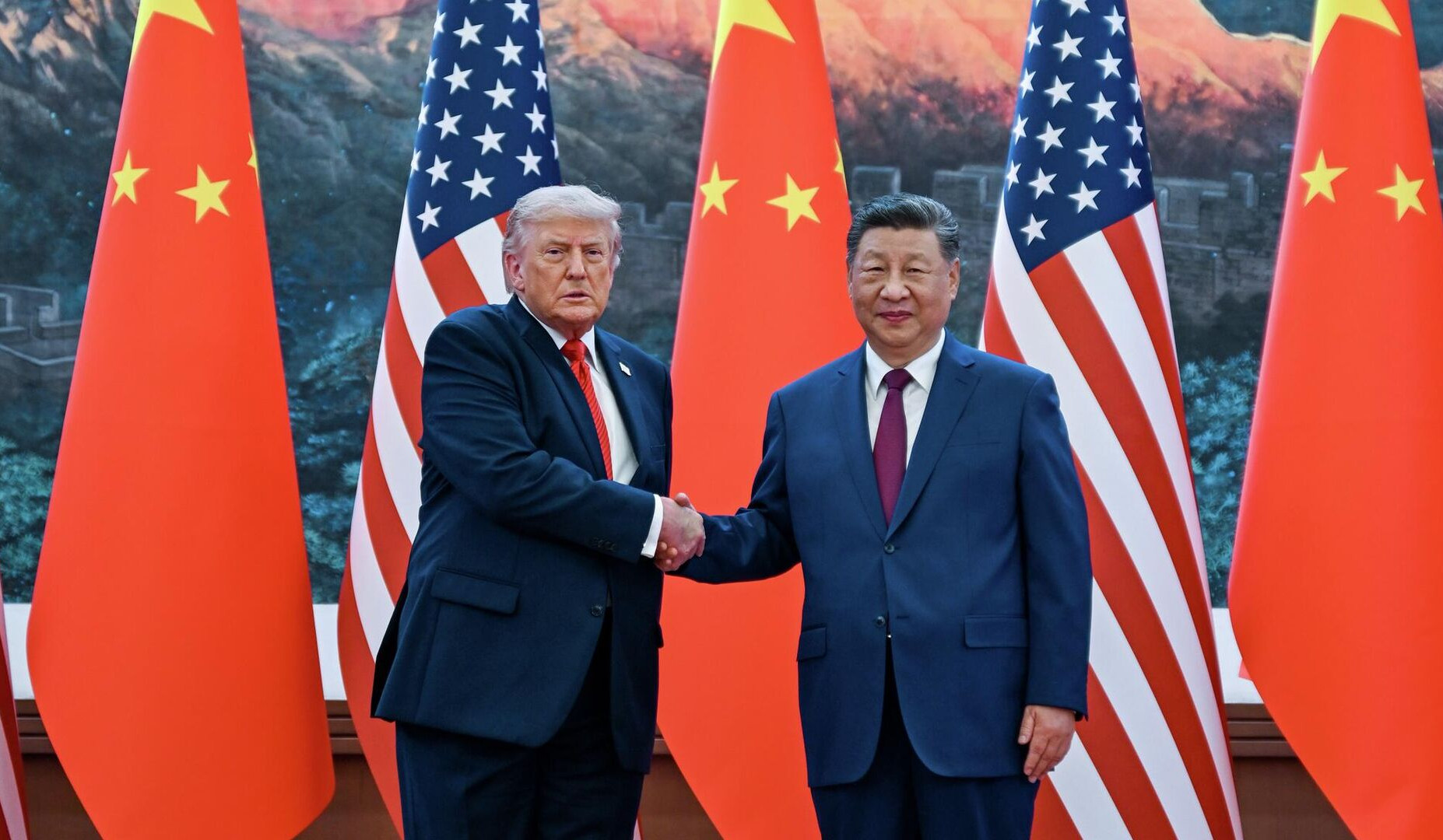 Си Цзиньпин предупредил Трампа о риске конфликта из-за Тайваня