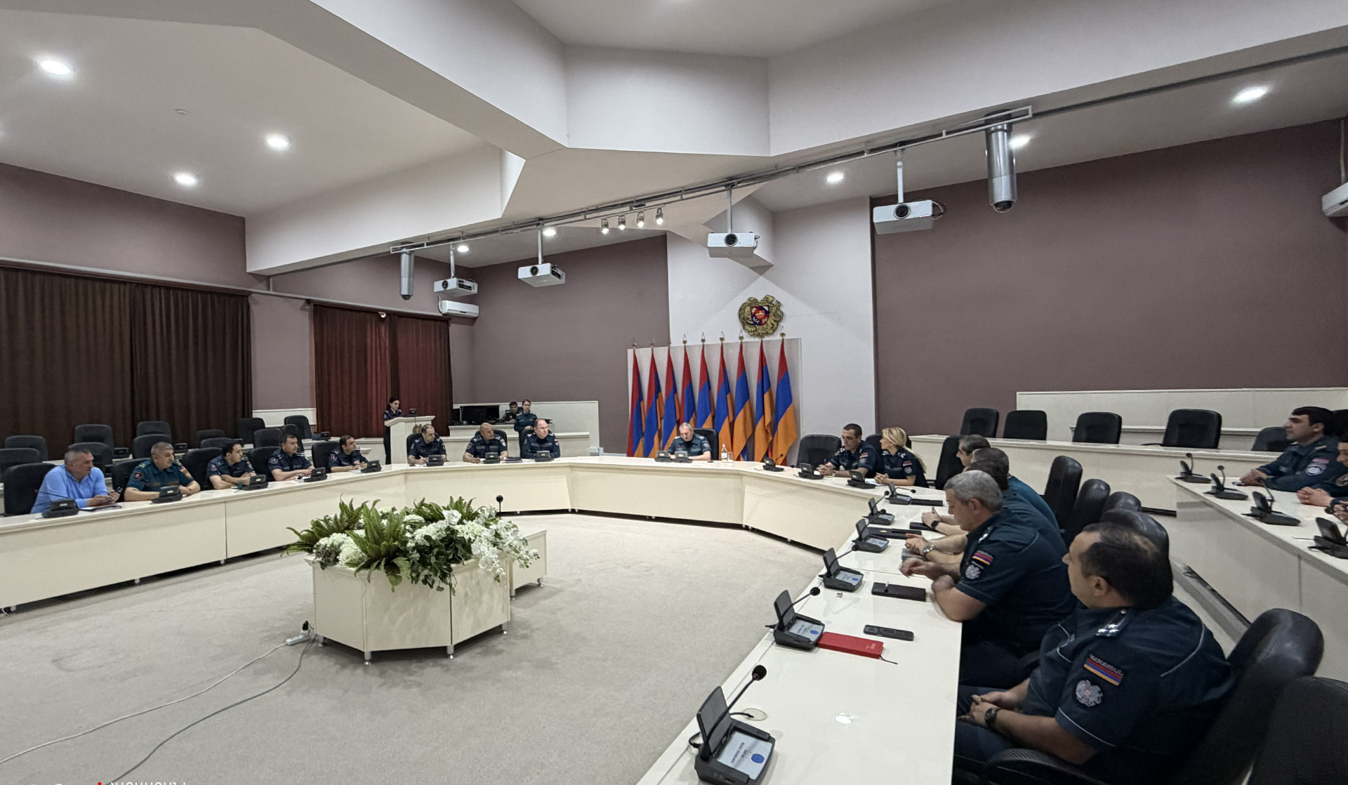 Փրկարար ծառայության տնօրենը հերթական և արտահերթ կոչումներ է շնորհել փրկարարներին