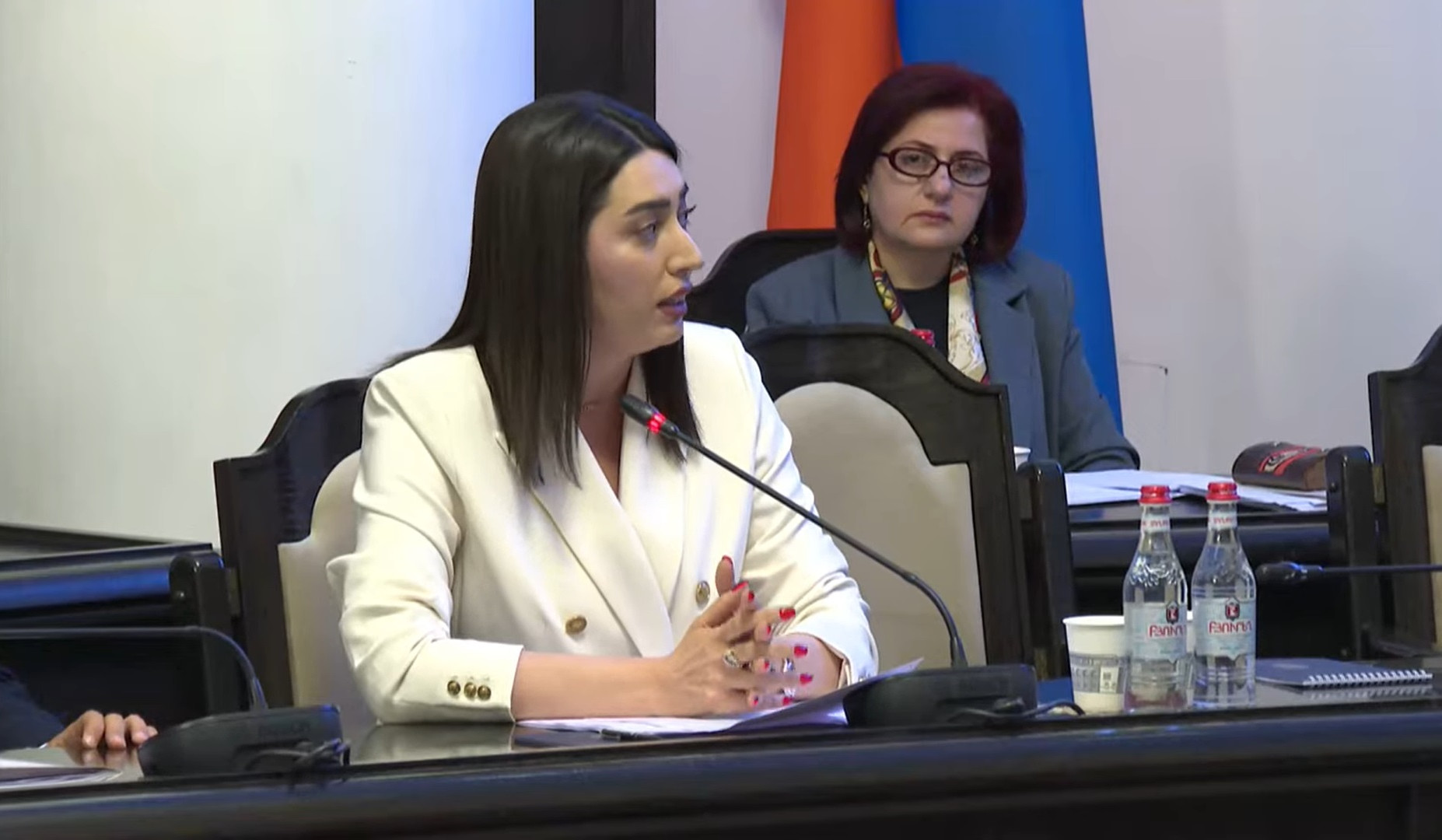 Առաջին անգամ վարորդական իրավունքից զրկված անձը 1 տարի անց կարող է ստանալ այն՝ առանց քննությունների և 50 հազար դրամ վճարելով