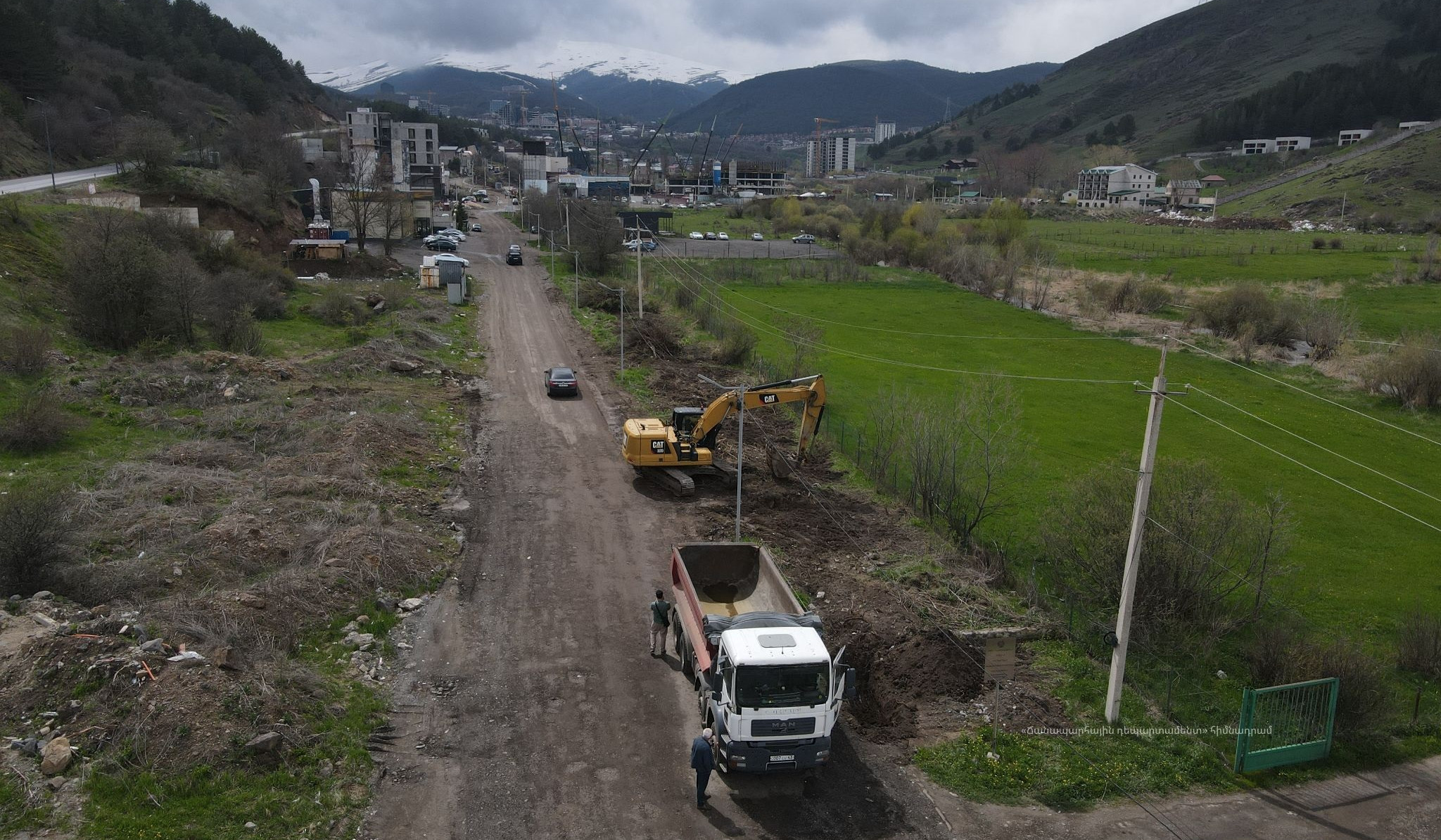 Հիմնանորոգվում է Ծաղկաձորի մուտքից մինչև ճոպանուղի տանող ճանապարհահատվածը