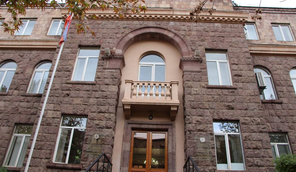 424 տեղամասերի նախնական արդյունքներով ՔՊ-ն առաջատար է, հաջորդում են «Ուժեղ Հայաստան»-ը, «Հայաստան» դաշինքը և «Բարգավաճ Հայաստան»-ը. ԿԸՀ