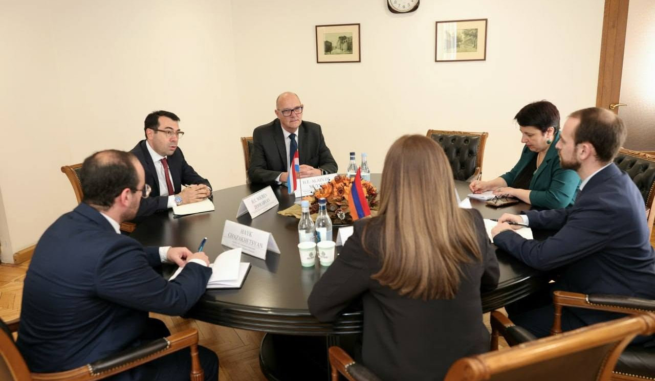 Էկոնոմիկայի փոխնախարարը և Լյուքսեմբուրգի դեսպանն անդրադարձել են հայկական արտադրանքի արտահանման հետ կապված լոգիստիկ հարցերին