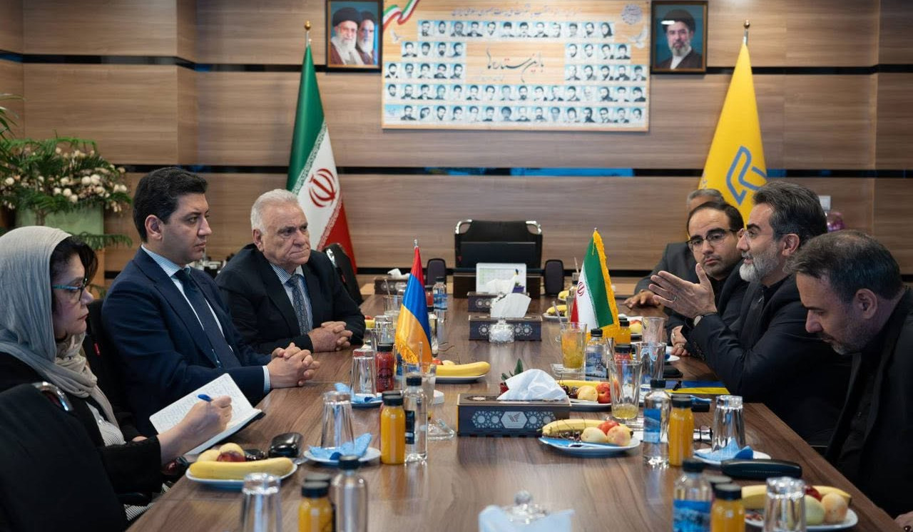 Issues related to expanding cooperation between postal services of Armenia and Iran discussed